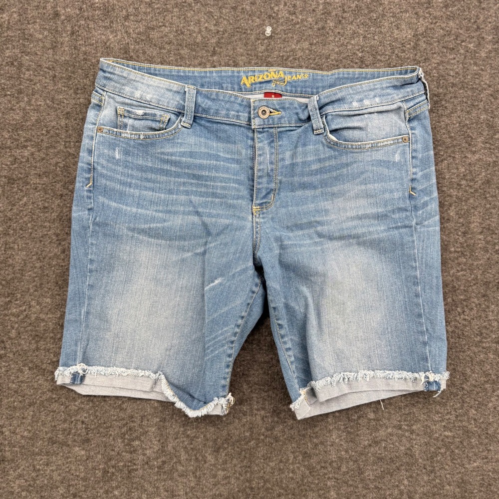 Arizona Jean Co Women Light Wash Raw Hem Denim Bermuda Shorts Size 15 Distressed